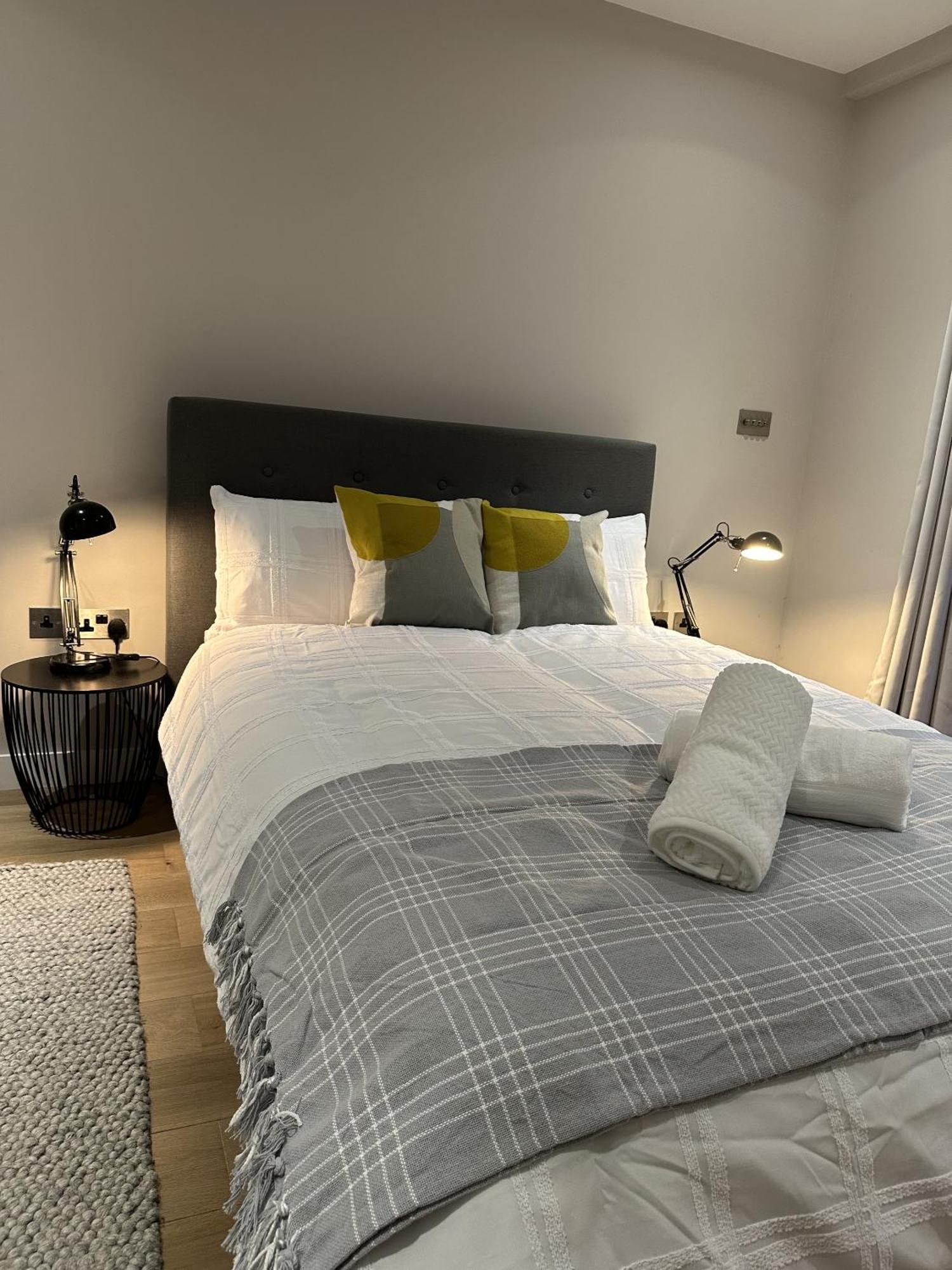 Richardson Deluxe Apartments London Bagian luar foto